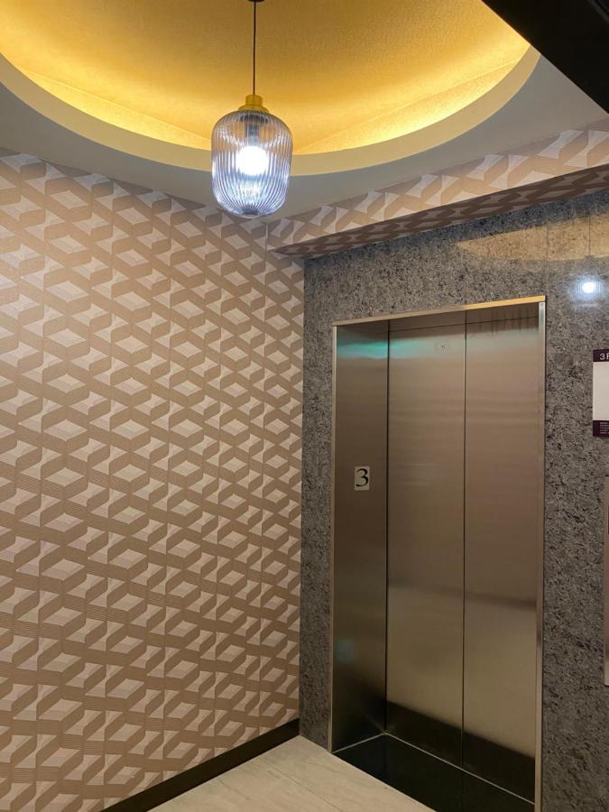 Weifeng Boutique Business Hotel - Zhanqian Branch Pingtung Bagian luar foto