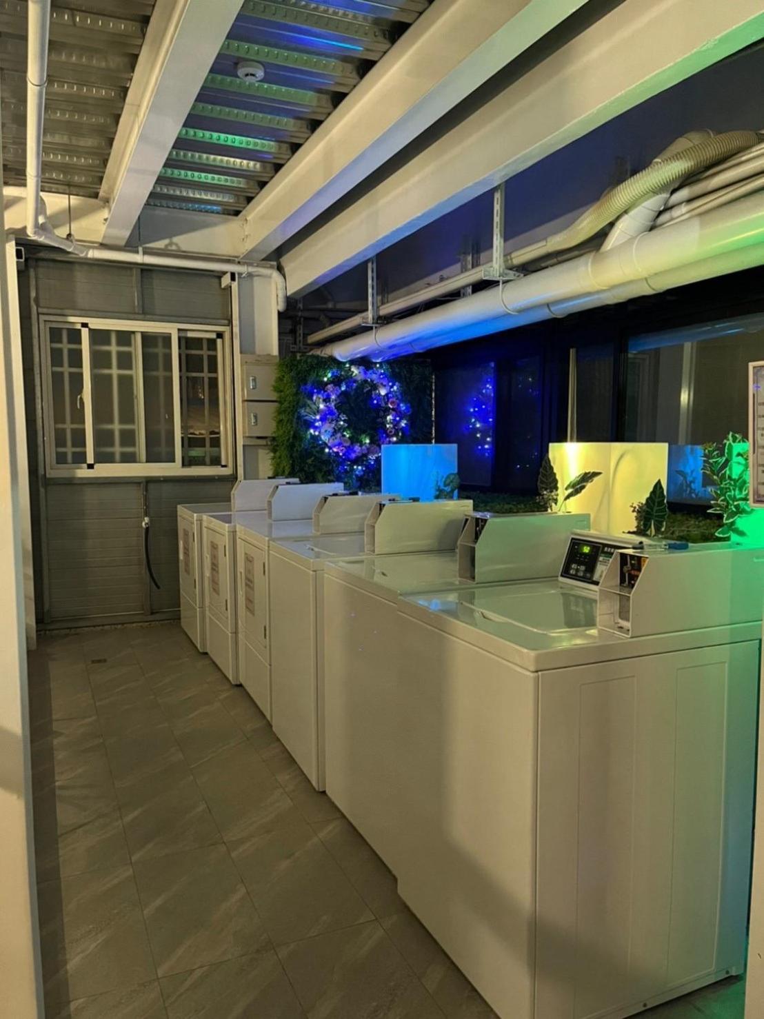 Weifeng Boutique Business Hotel - Zhanqian Branch Pingtung Bagian luar foto