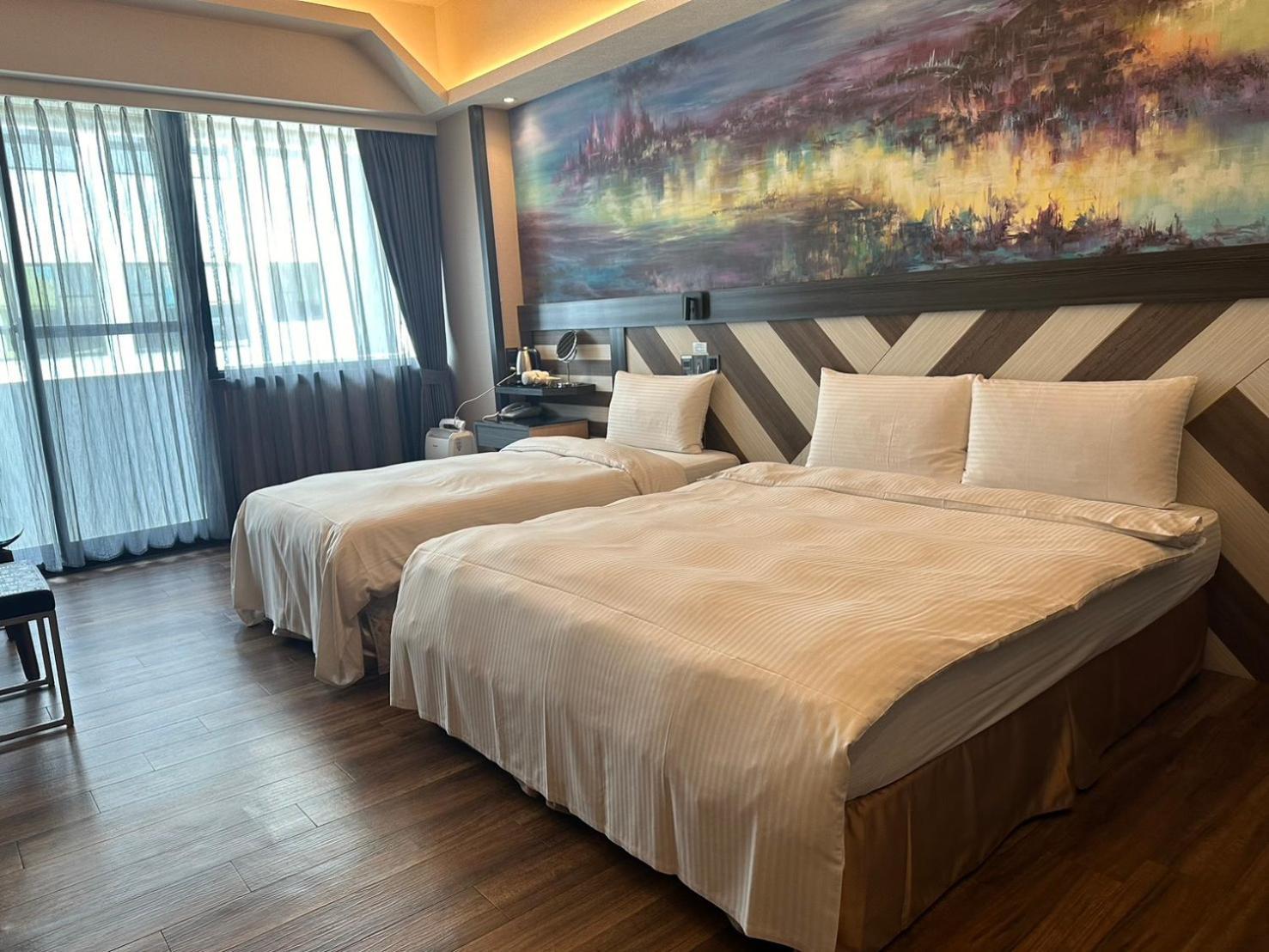 Weifeng Boutique Business Hotel - Zhanqian Branch Pingtung Bagian luar foto
