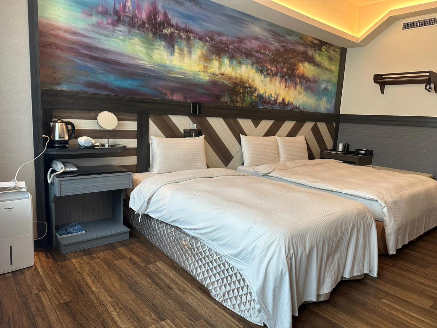 Weifeng Boutique Business Hotel - Zhanqian Branch Pingtung Bagian luar foto